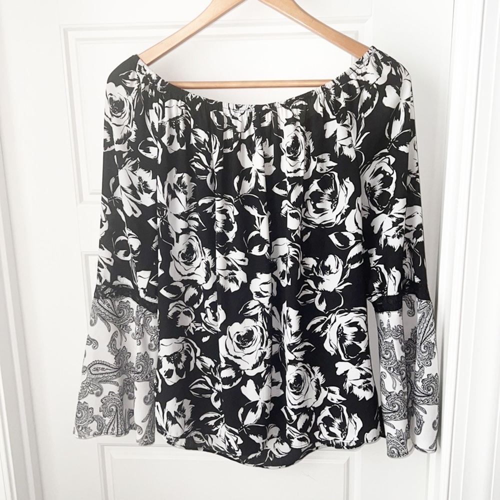 White House Black Market Blouse w/Flared Sleeve Small - Picture 7 of 7